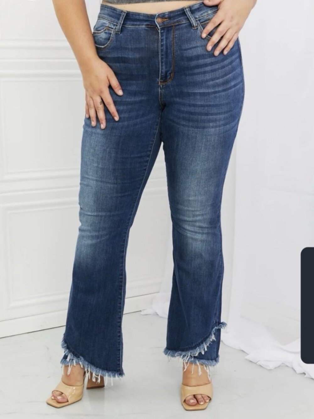 Judy Blue Flare Jeans Womens 9/29 Medium Wash Frayed Tulip Tiered Raw Hem Denim - Picture 2 of 10
